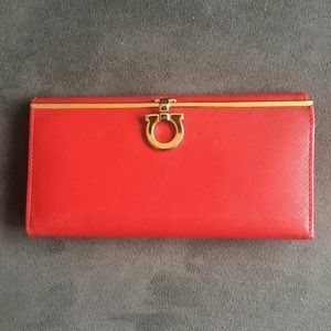 salvatore ferragamo wallet